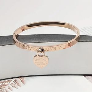 🆕️18K Rose Gold Plated Stainless Steel Heart Glossy Bracelet